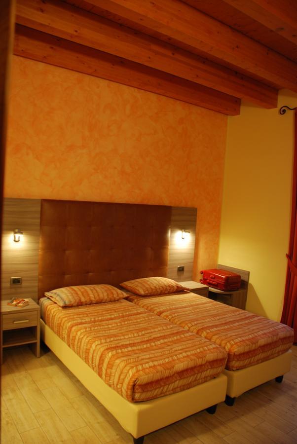 Agriturismo Le Risaie Basiglio Eksteriør billede